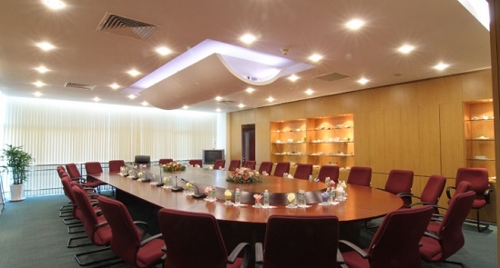 đèn pha Led chiếu sáng showroom