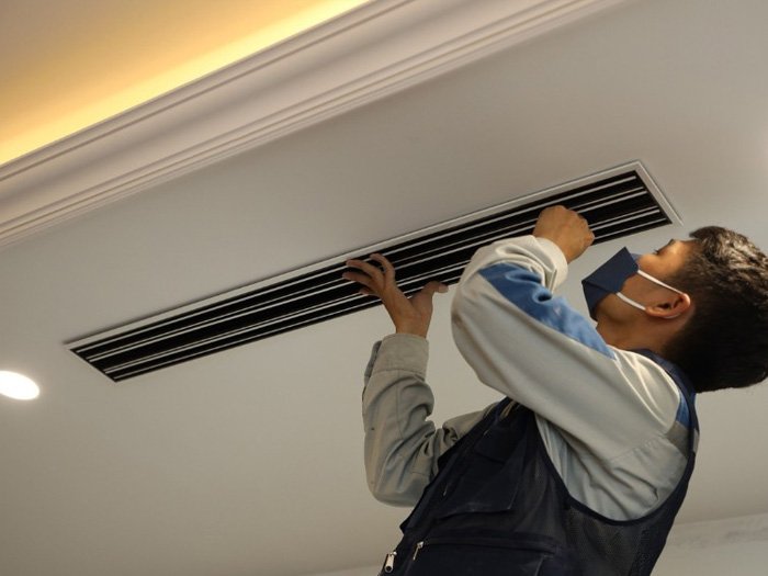 Cách nhận biết không khí lưu thông kém và giải pháp với miệng gió cấp