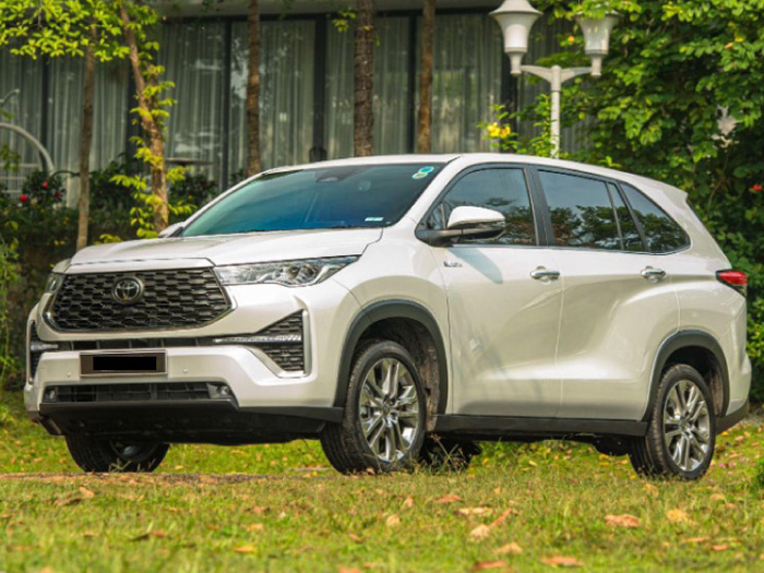 Xe Mitsubishi Xpander mấy chỗ? Nội thất so với Innova thế nào