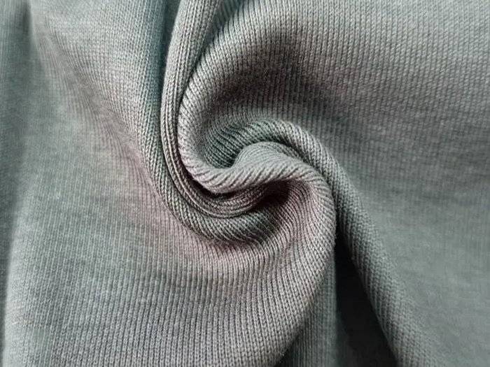 Ưu nhược điểm của vải nỉ không dệt ứng dụng trọng đời sống