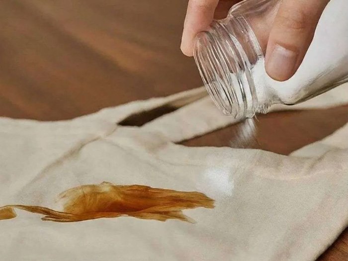 Cách tẩy vết ố khó trên vải canvas trắng an toàn nên áp dụng