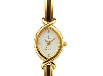 Mua đồng hồ đeo tay hiệu Titan 2251YM01 - Làm đẹp