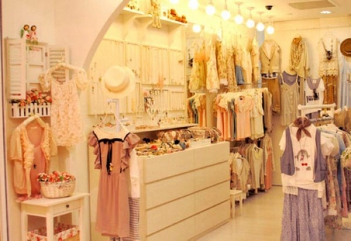 Đèn trang trí cho cửa hàng quần áo - Làm đẹp