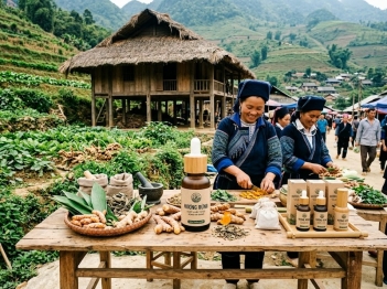 Tác giả Âu Anh Phúc Ngạn