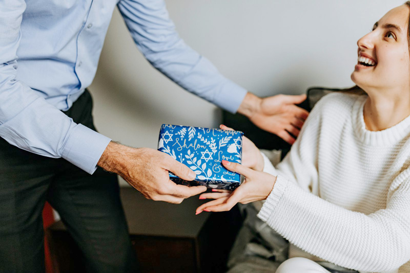 tặng quà sinh nhật cho bạn trai làm công an